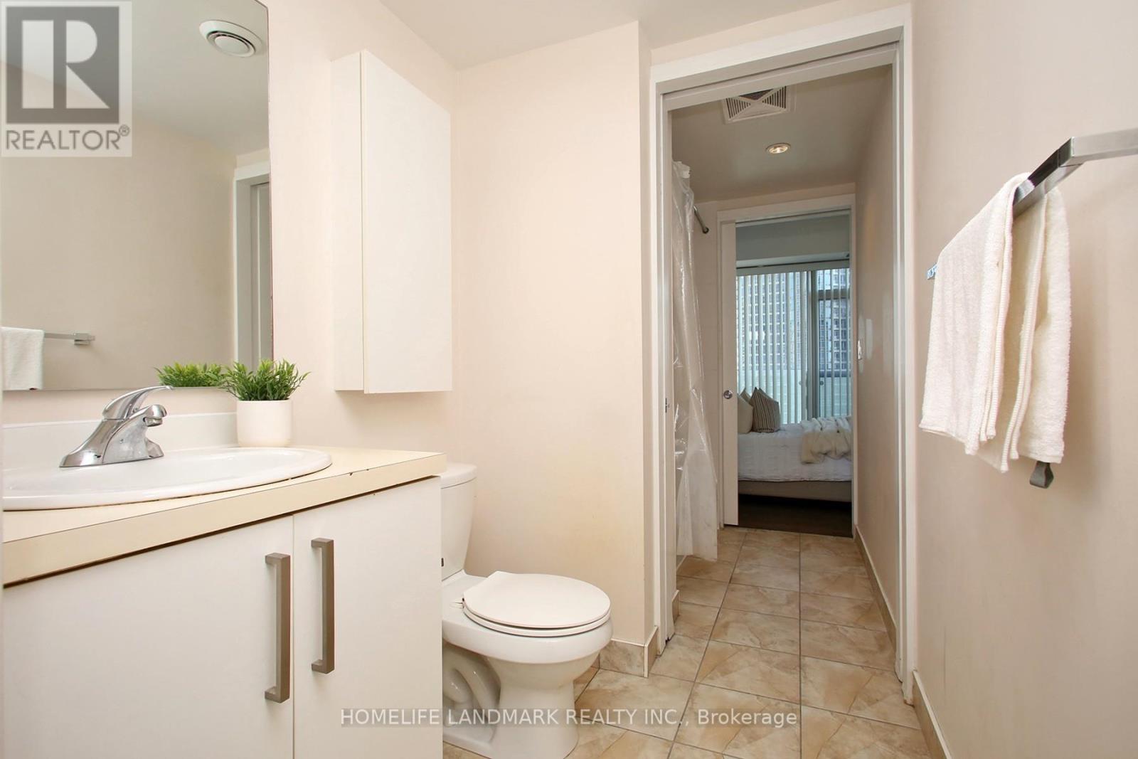 #1504 12 YORK STREET - 16