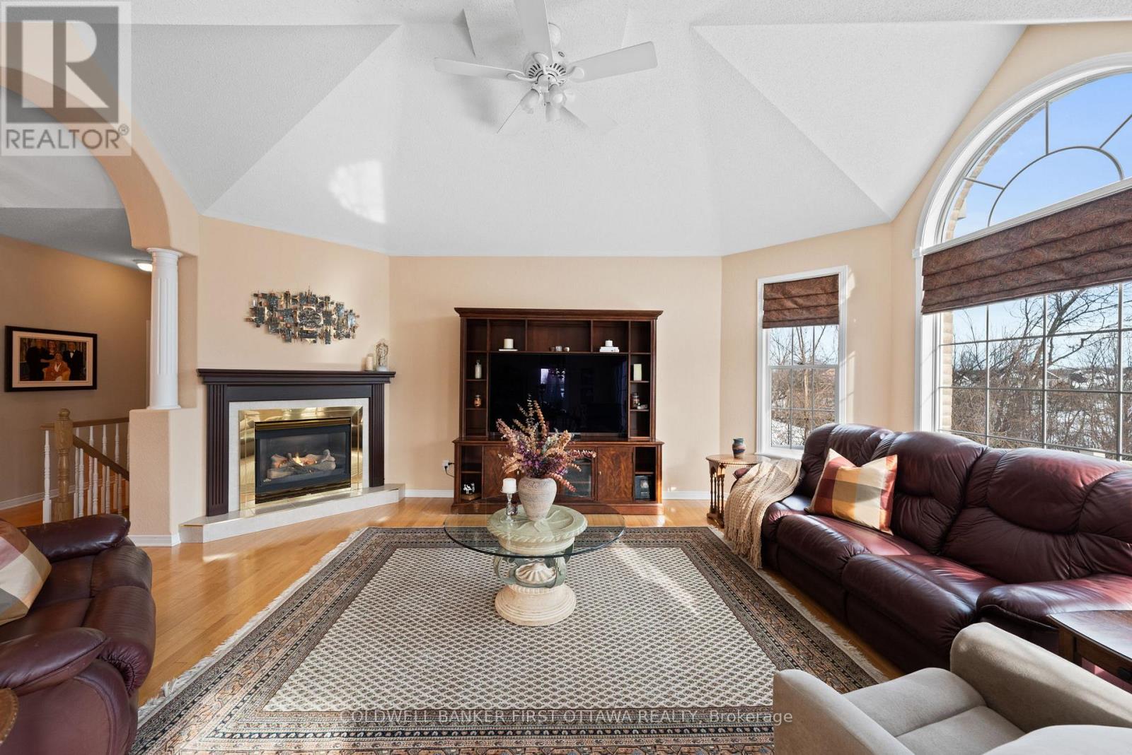 19 FENCEROW WAY - 13