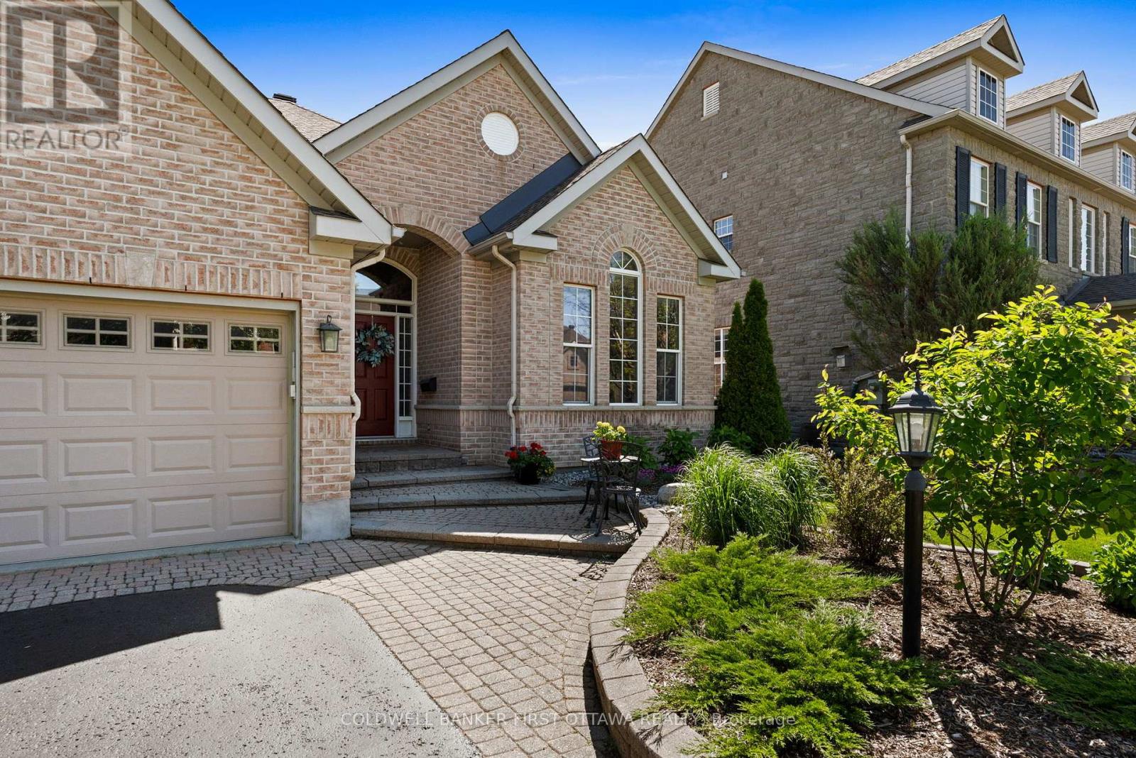 19 FENCEROW WAY - 3