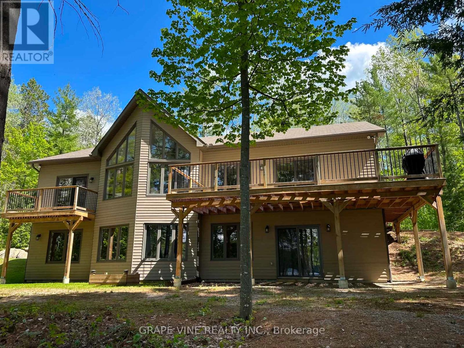 424 LAKEWOODS DRIVE - 1