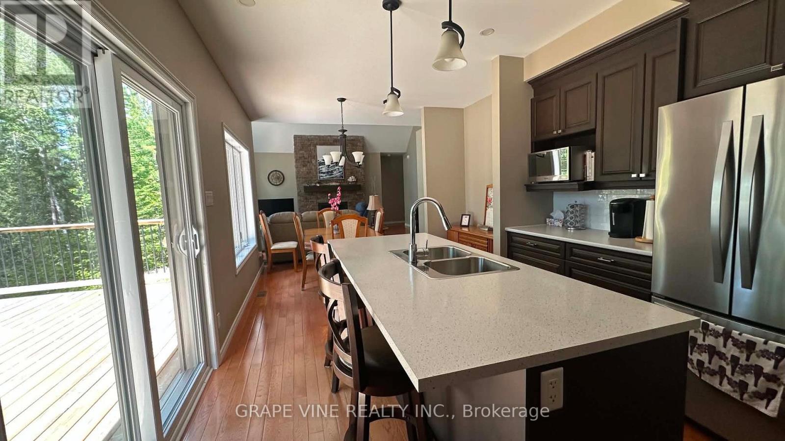 424 LAKEWOODS DRIVE - 10