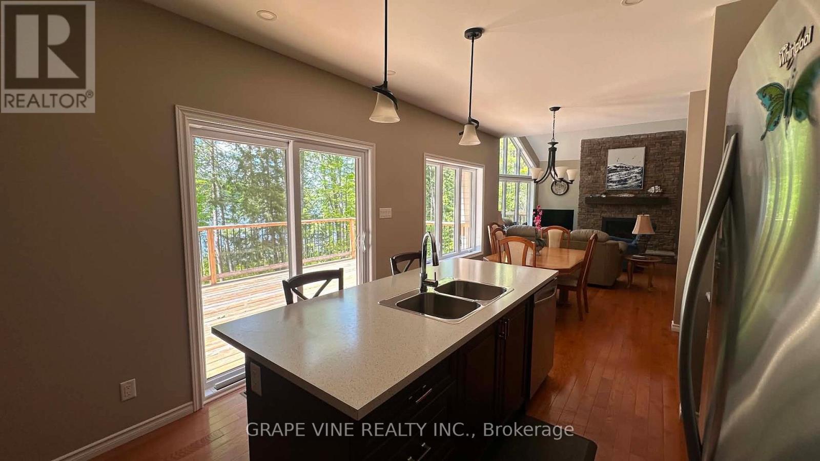 424 LAKEWOODS DRIVE - 11