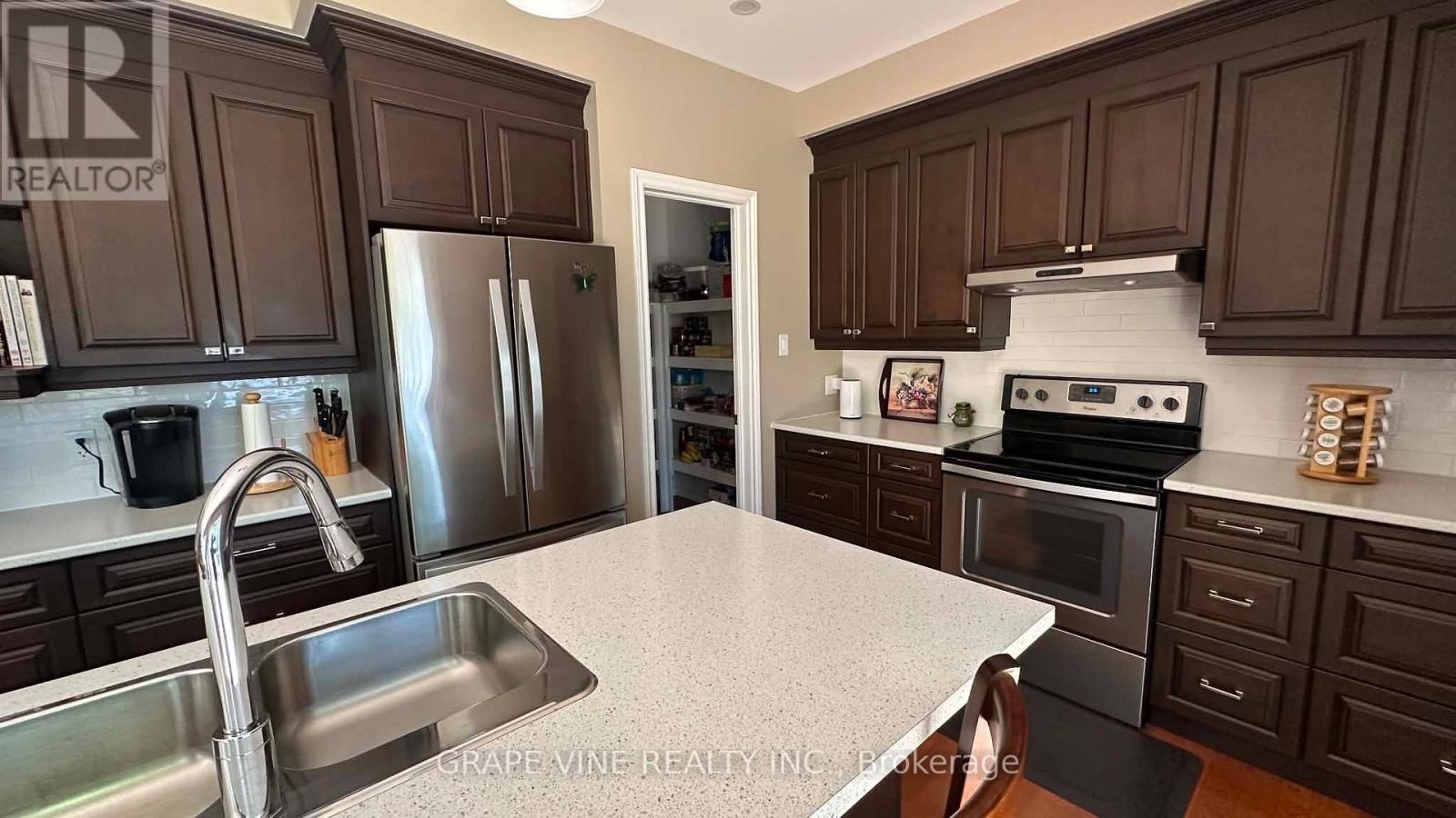 424 LAKEWOODS DRIVE - 12