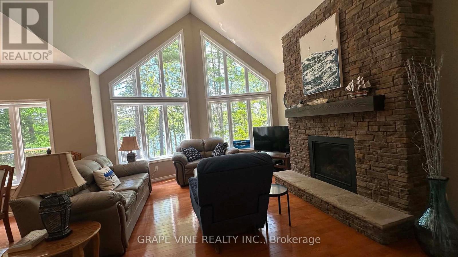 424 LAKEWOODS DRIVE - 13