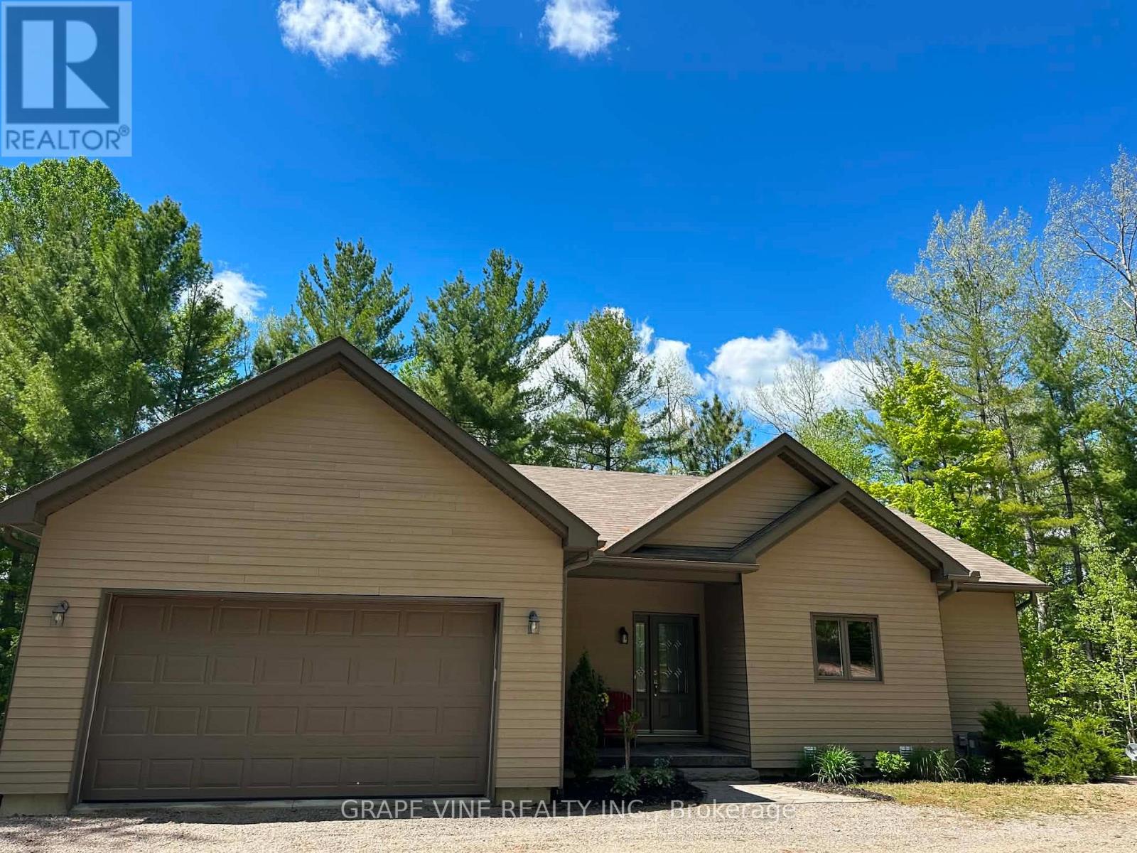 424 LAKEWOODS DRIVE - 2