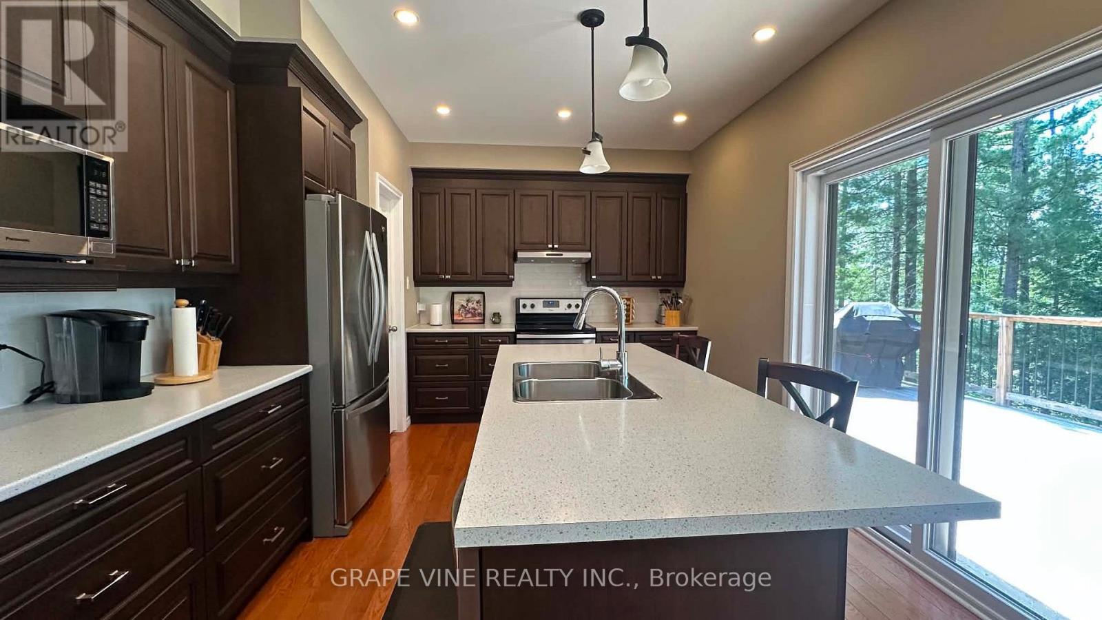 424 LAKEWOODS DRIVE - 9