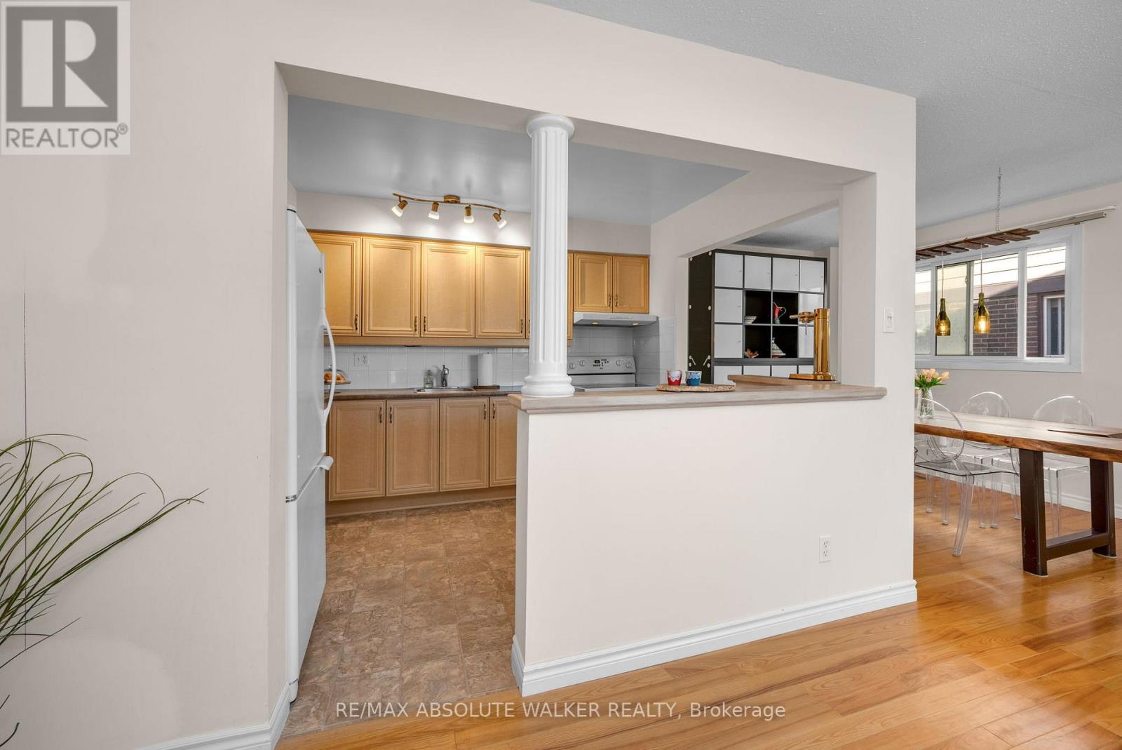 #12 402 MONTFORT STREET - 14