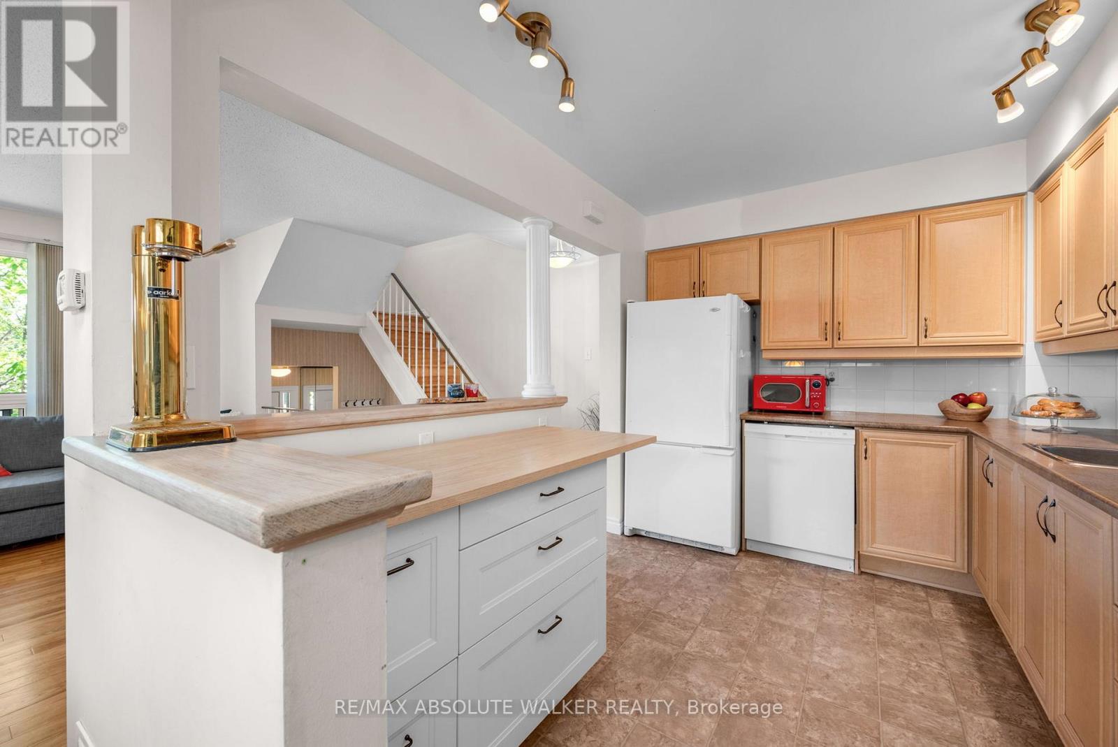 #12 402 MONTFORT STREET - 16
