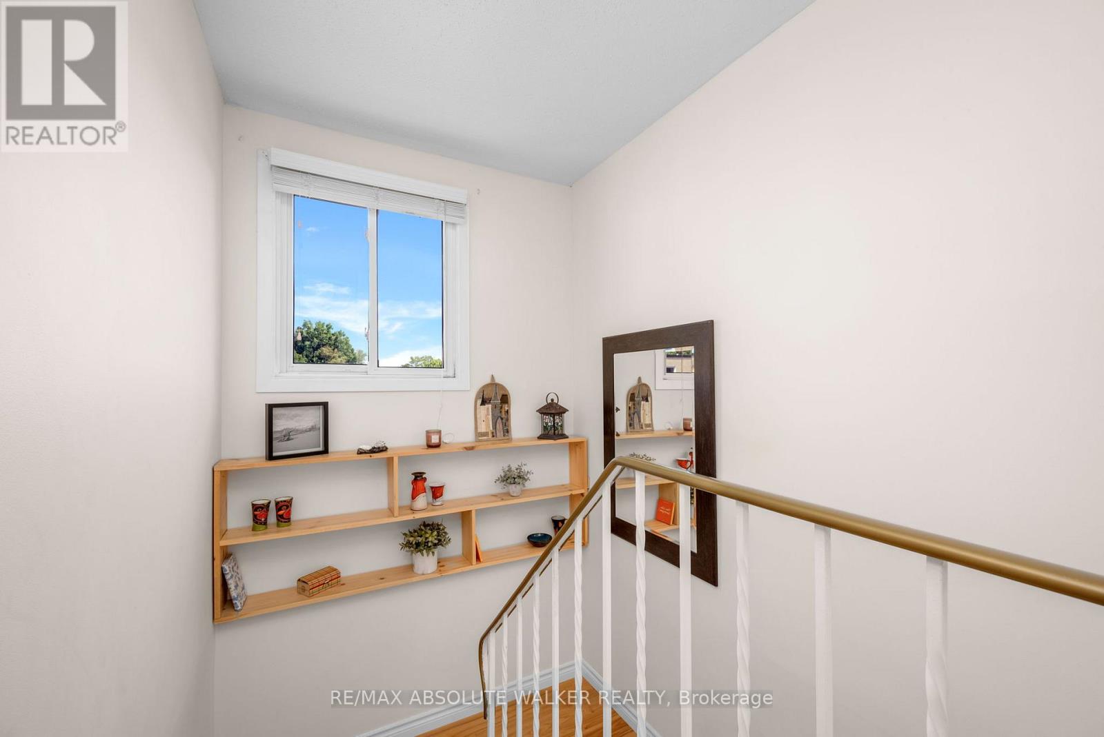 #12 402 MONTFORT STREET - 21