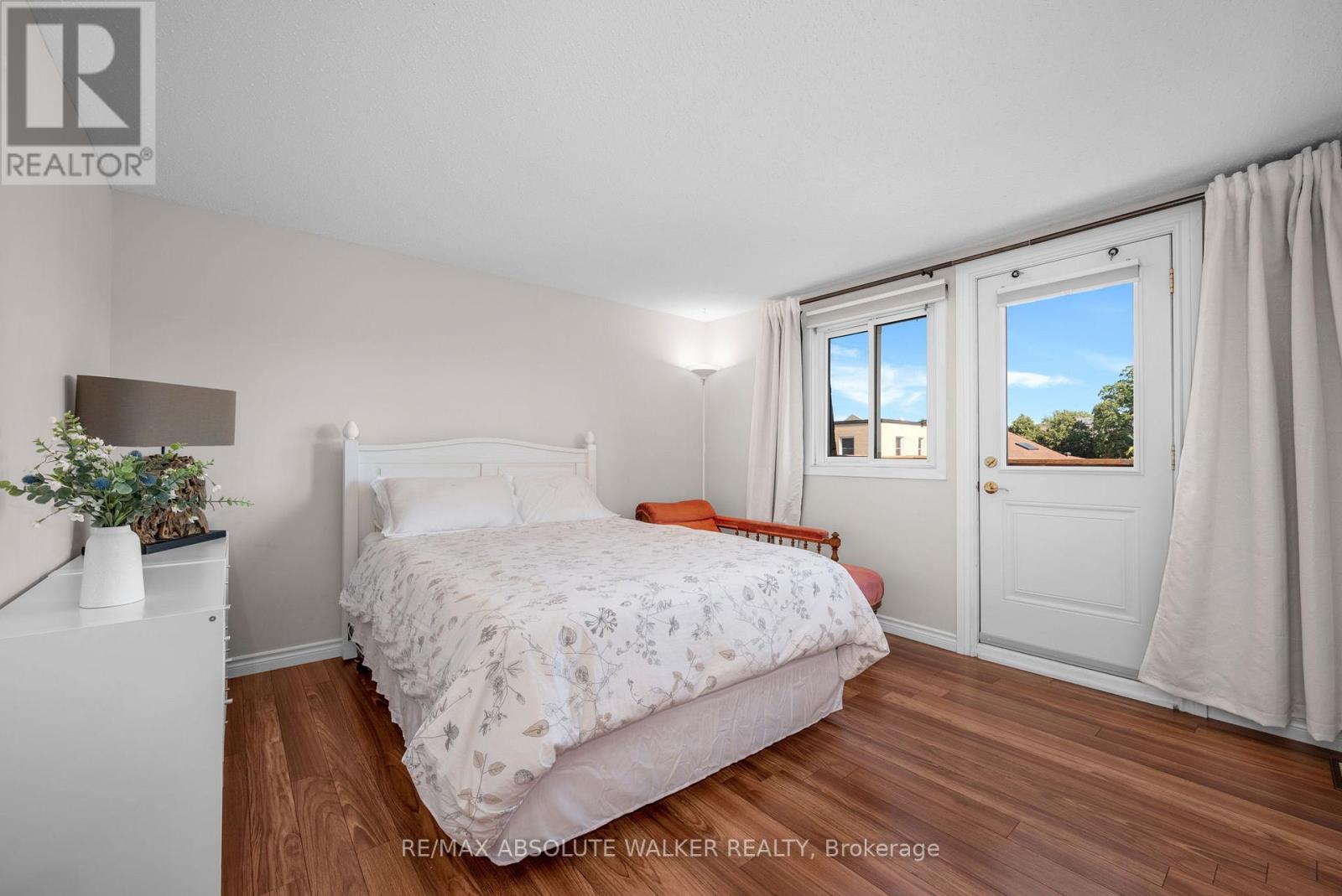 #12 402 MONTFORT STREET - 22
