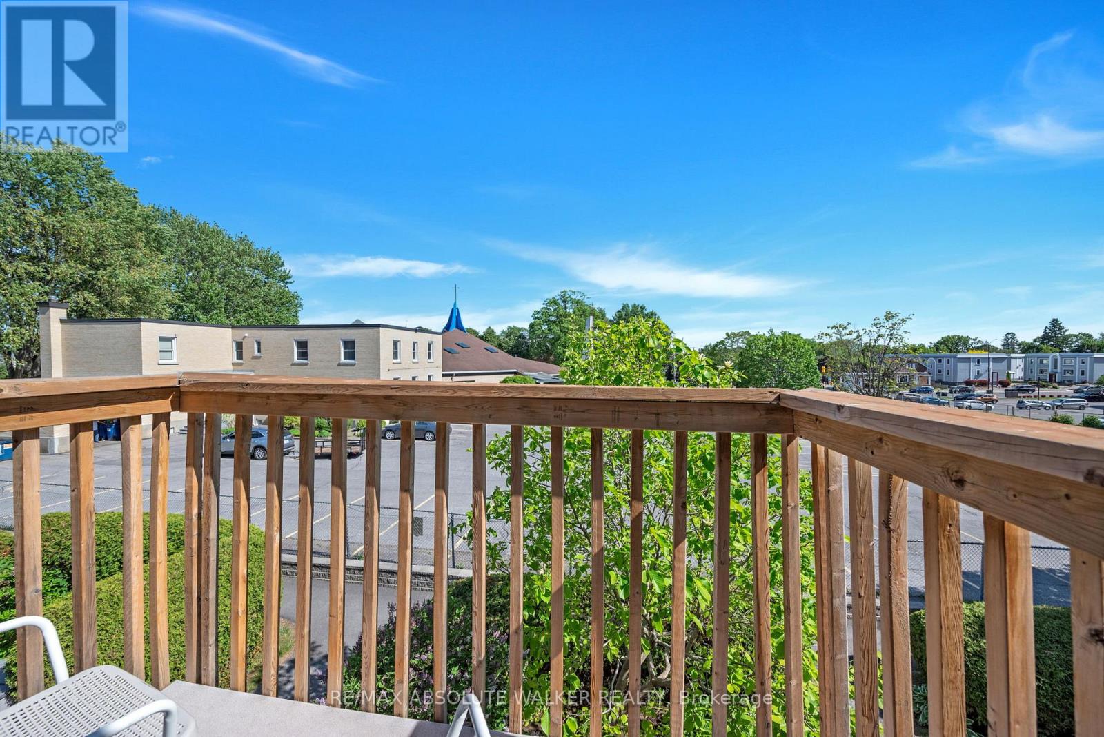 #12 402 MONTFORT STREET - 24