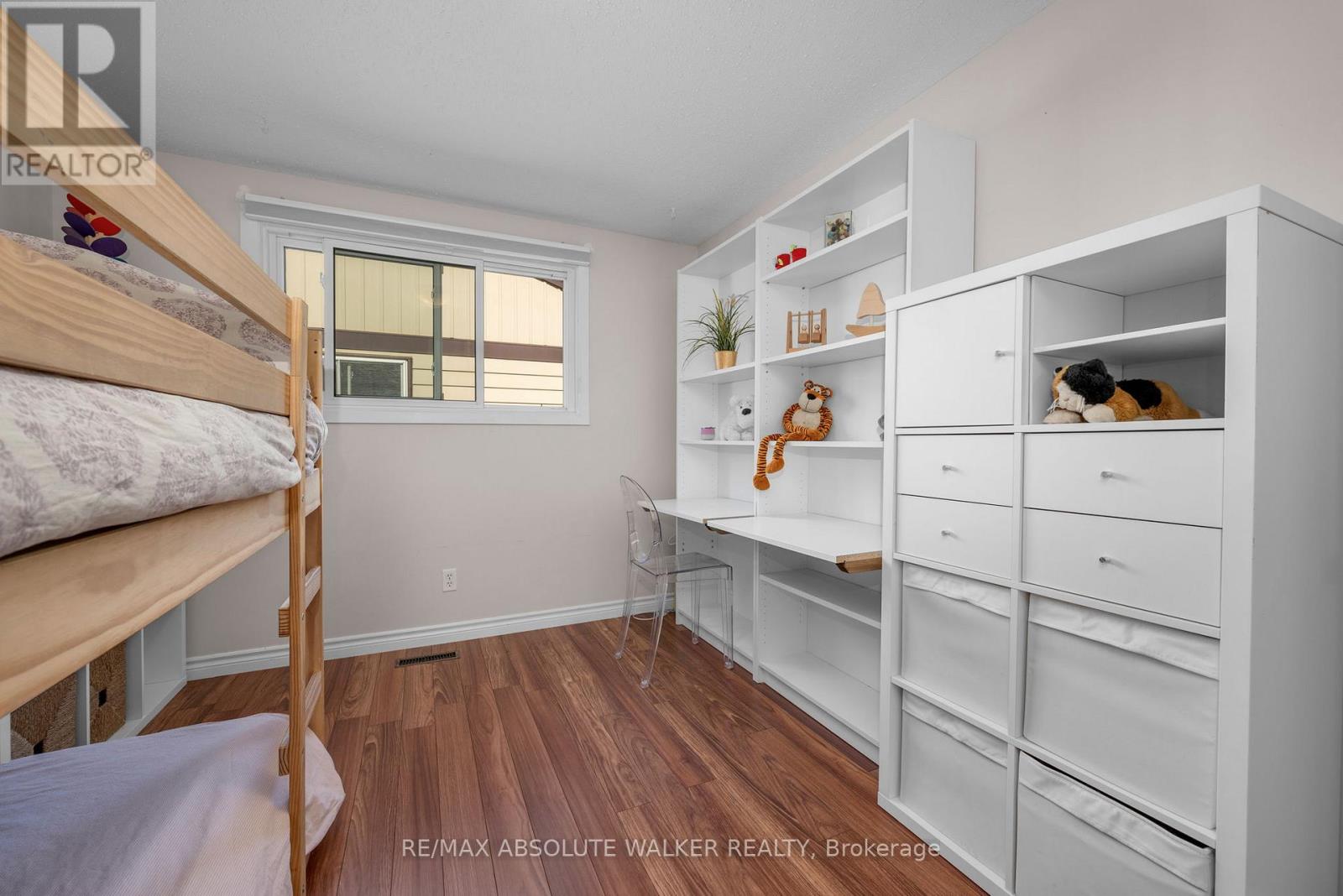 #12 402 MONTFORT STREET - 27