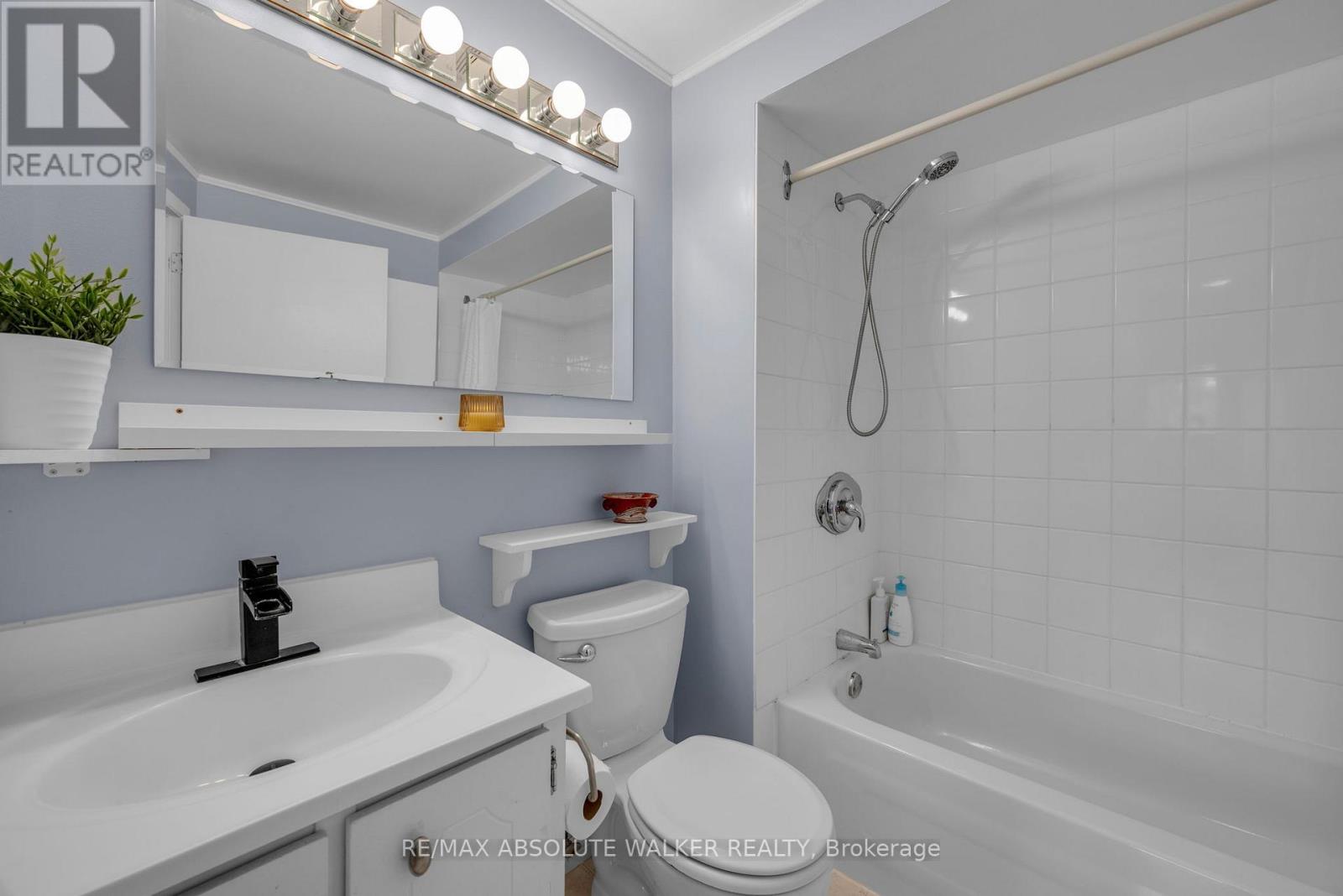 #12 402 MONTFORT STREET - 28