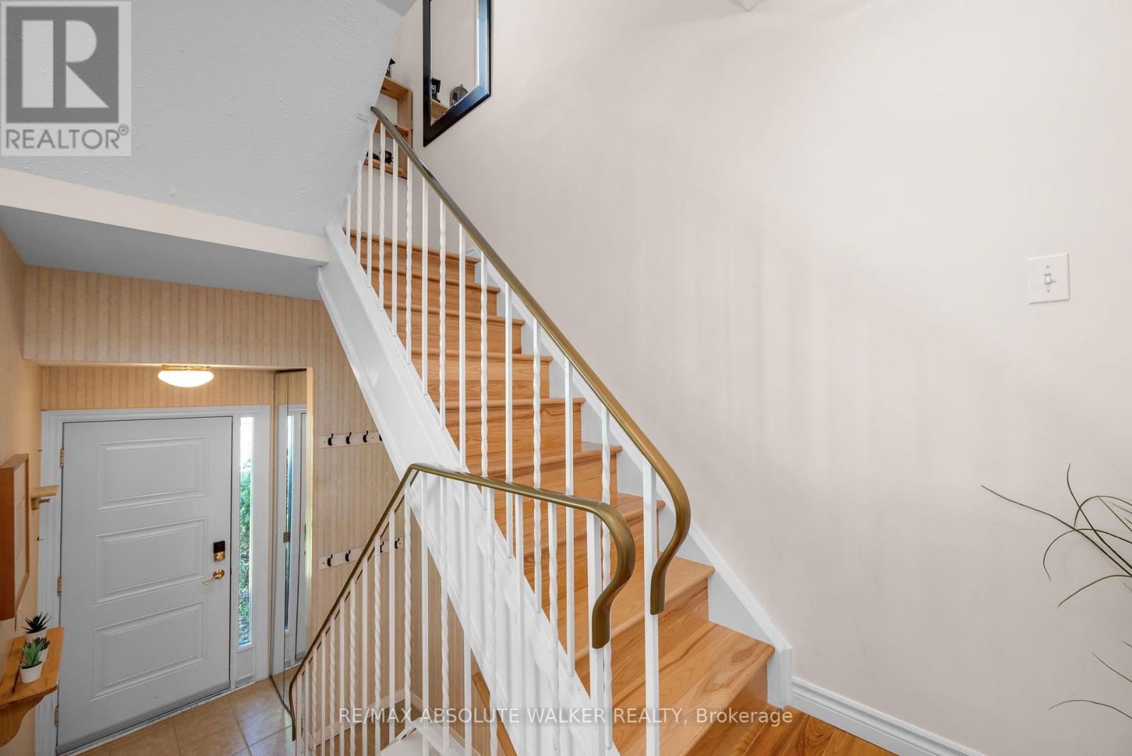 #12 402 MONTFORT STREET - 29