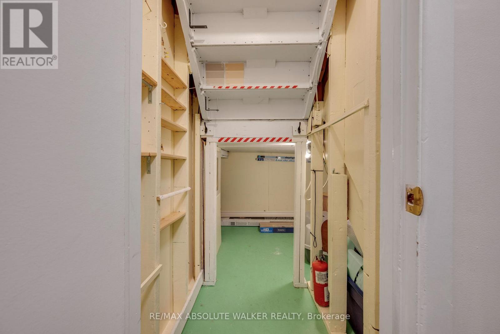 #12 402 MONTFORT STREET - 36