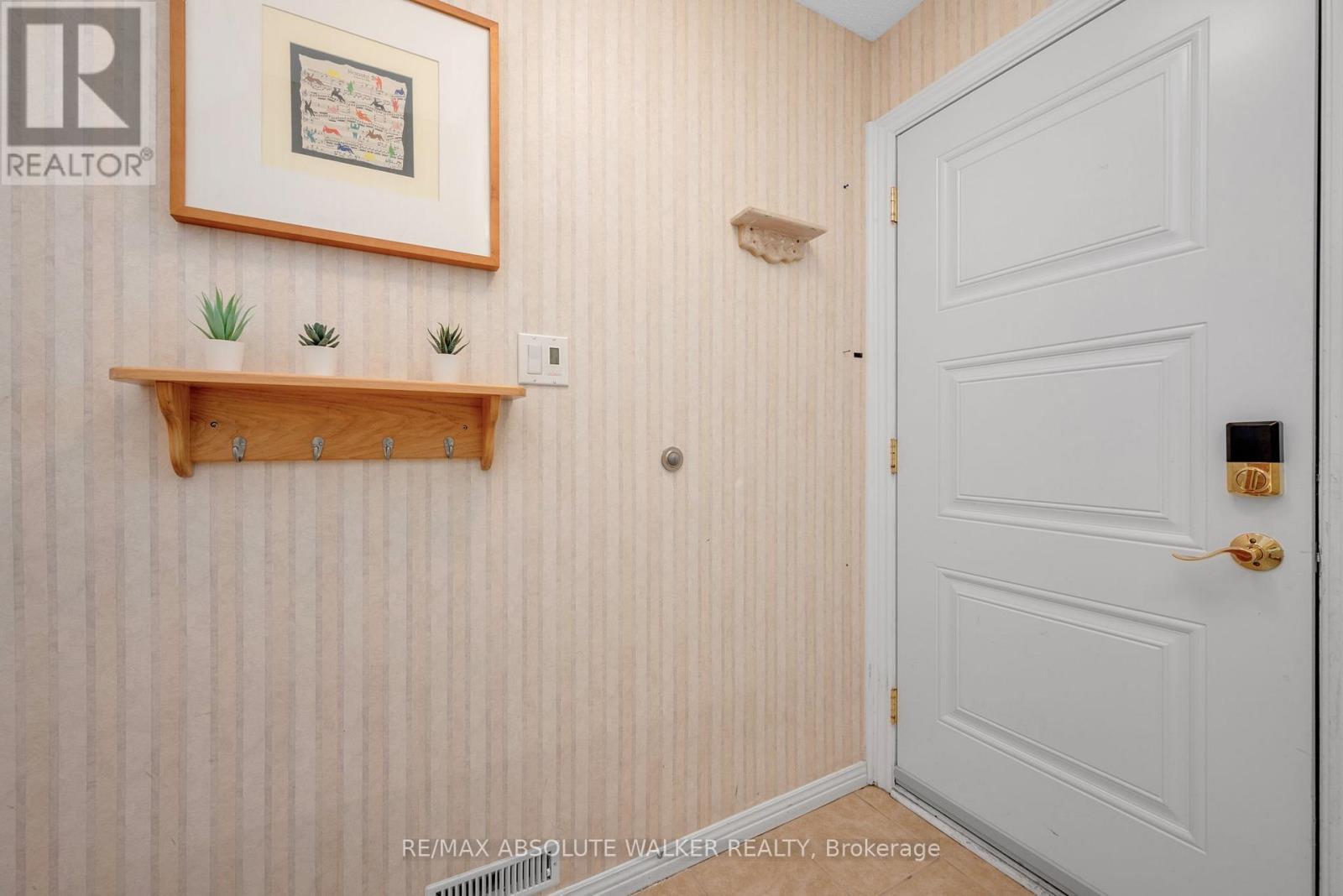 #12 402 MONTFORT STREET - 4