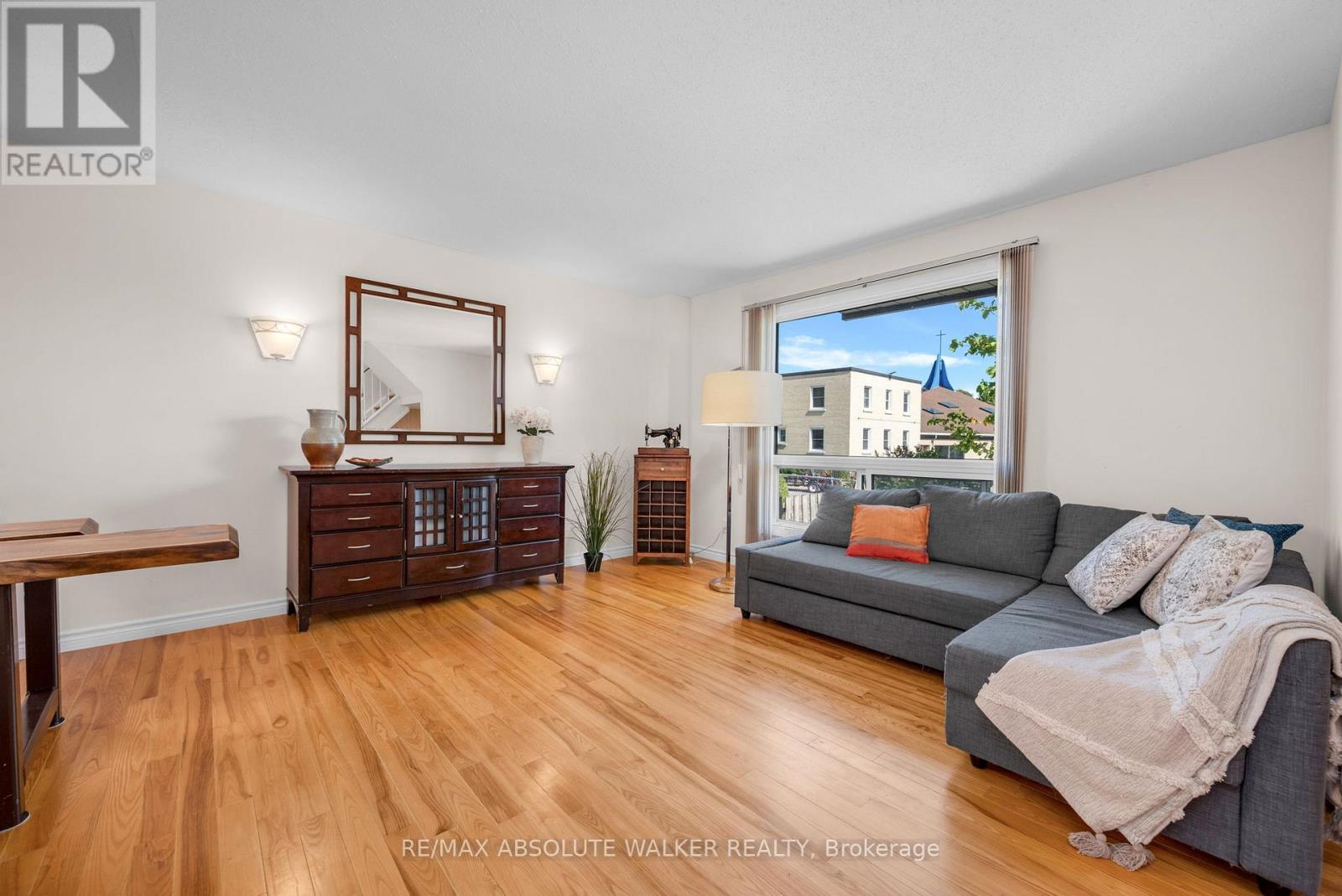 #12 402 MONTFORT STREET - 9