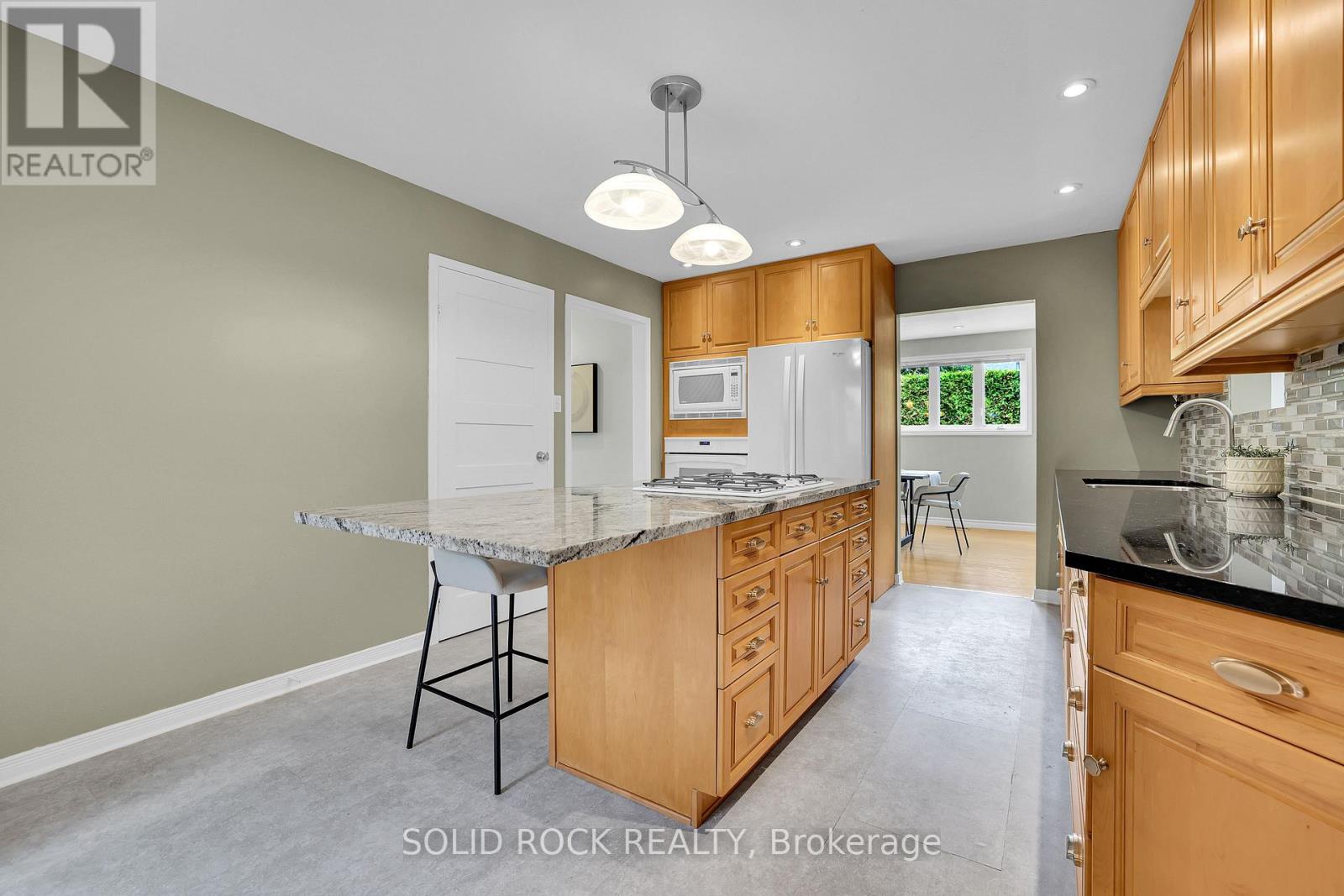 10 HIGHPARK CRESCENT - 12