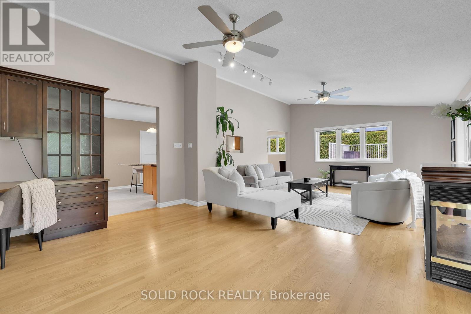 10 HIGHPARK CRESCENT - 14