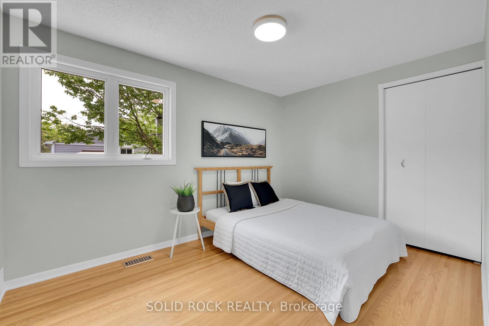10 HIGHPARK CRESCENT - 22