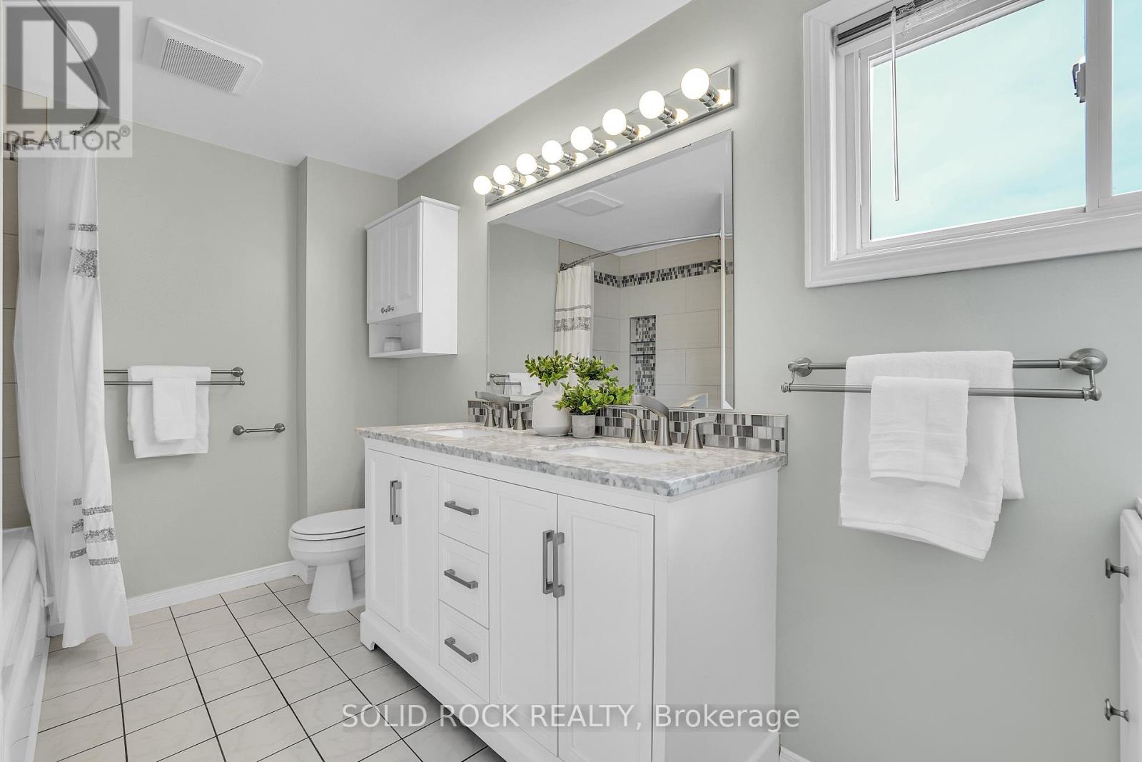 10 HIGHPARK CRESCENT - 24