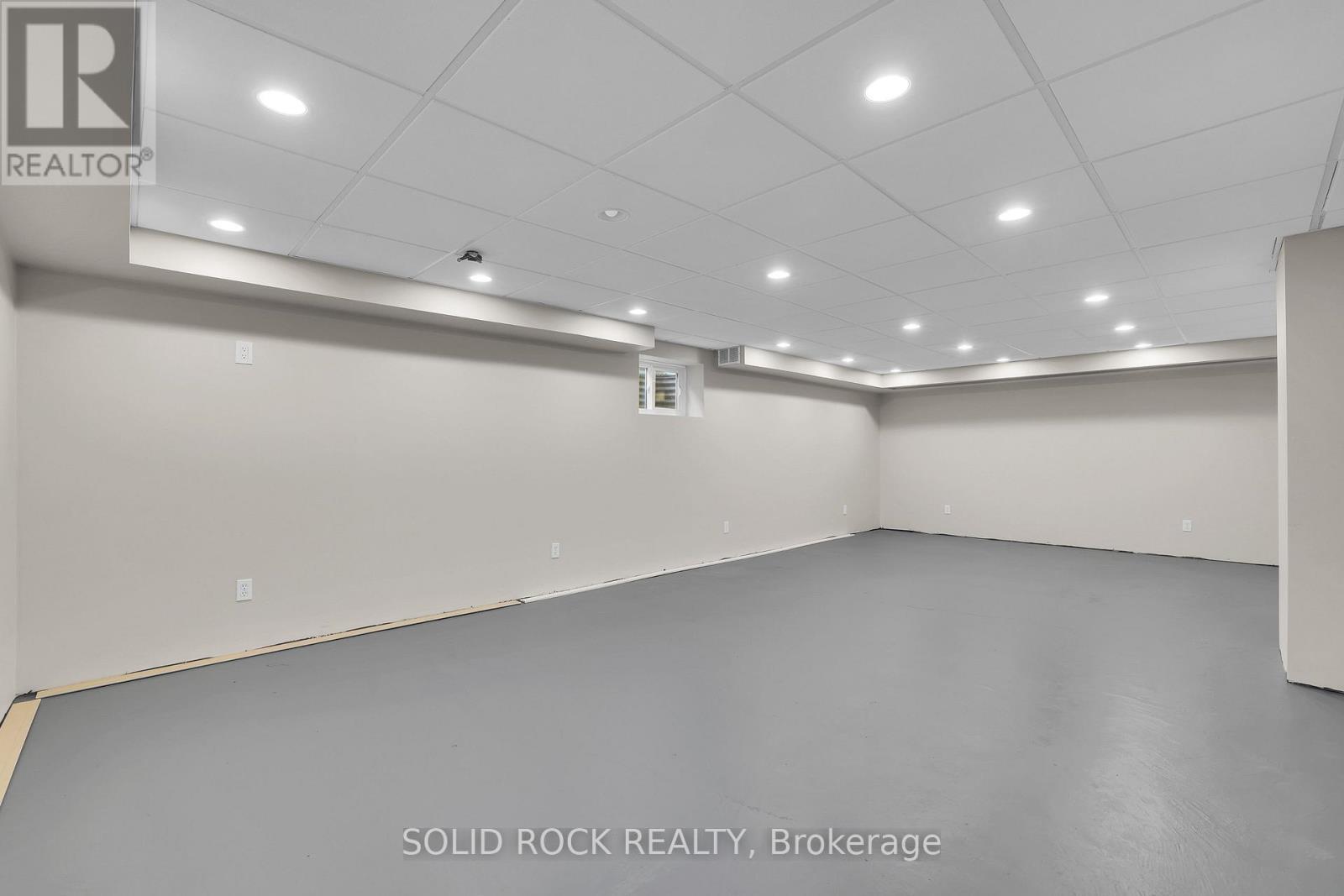 10 HIGHPARK CRESCENT - 30