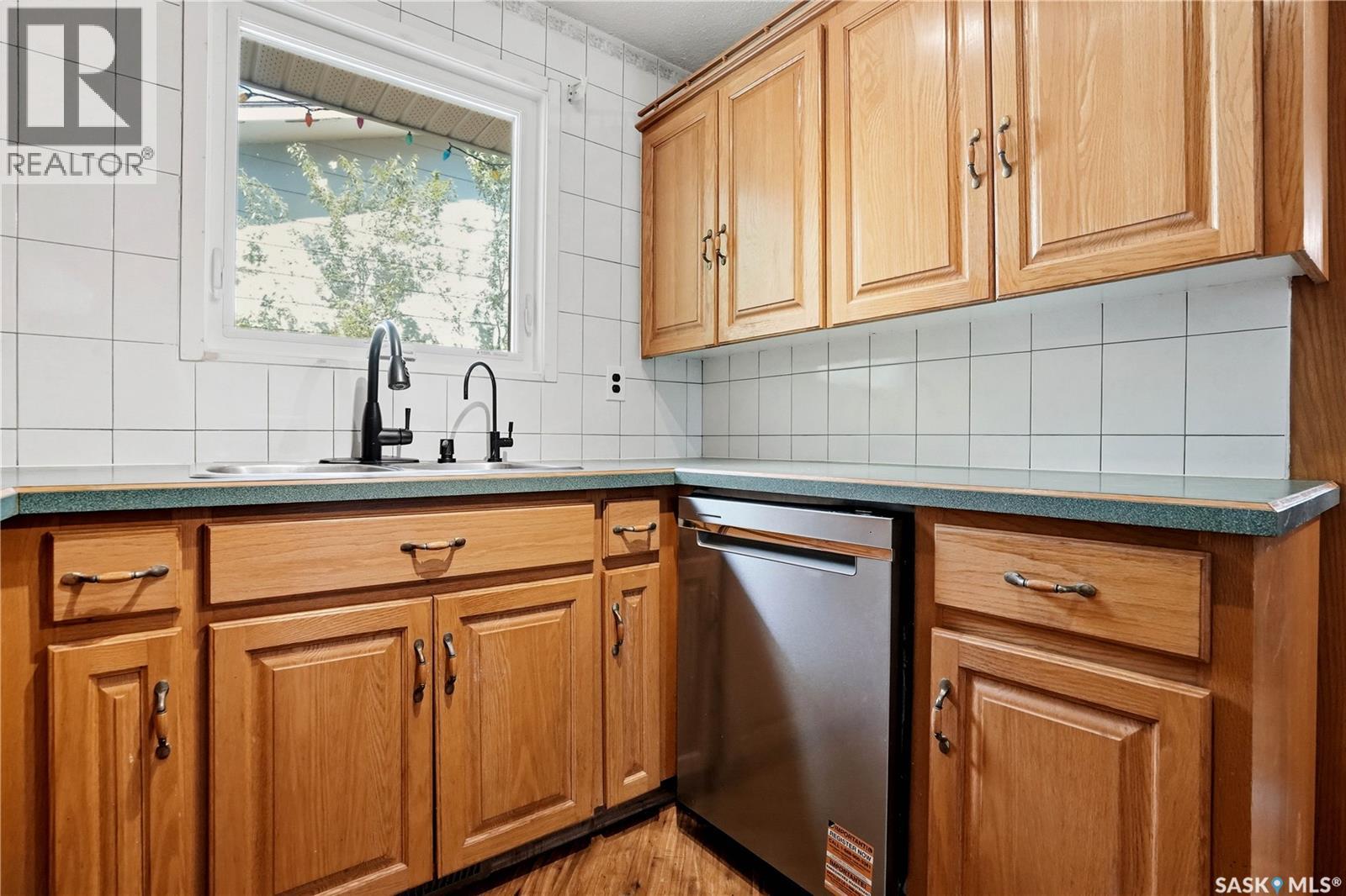 66 Nelles STREET - 12