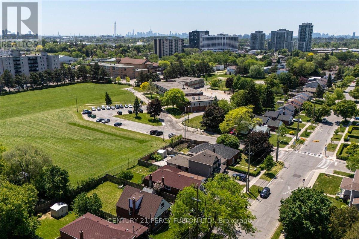 55 CORNWALLIS DRIVE - 20