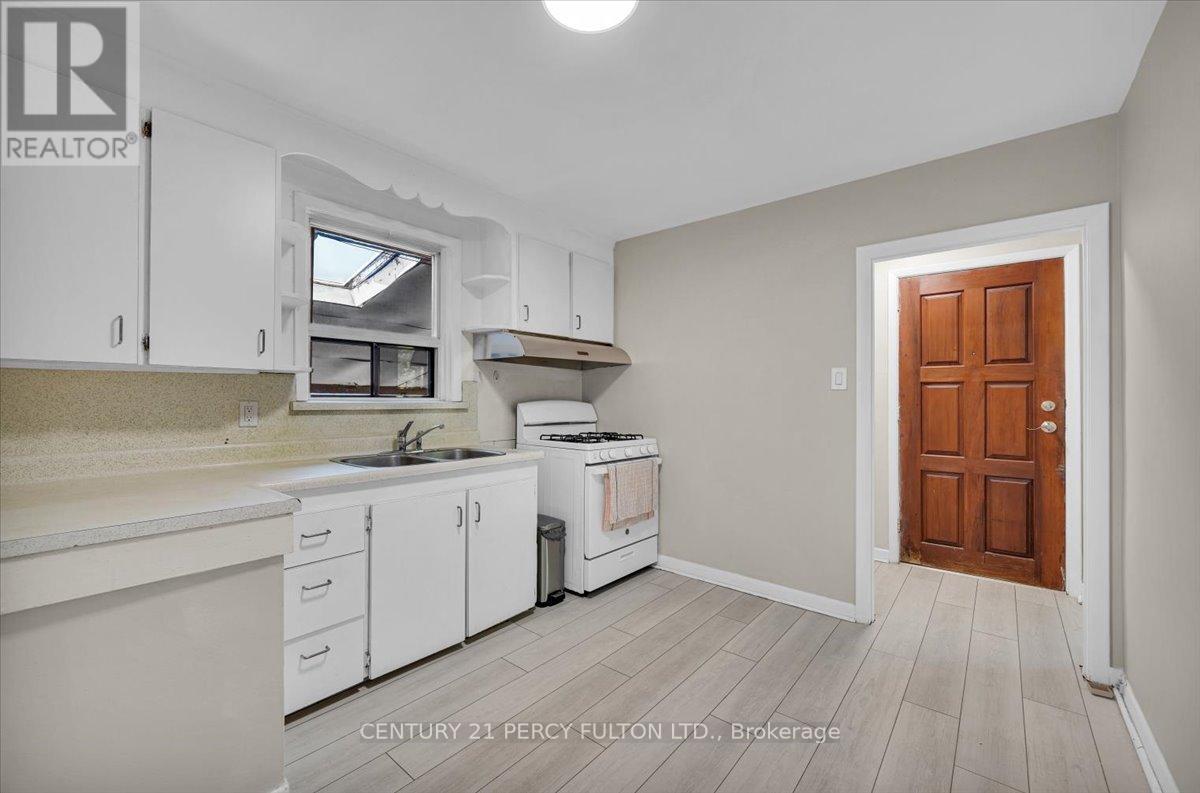 55 CORNWALLIS DRIVE - 7