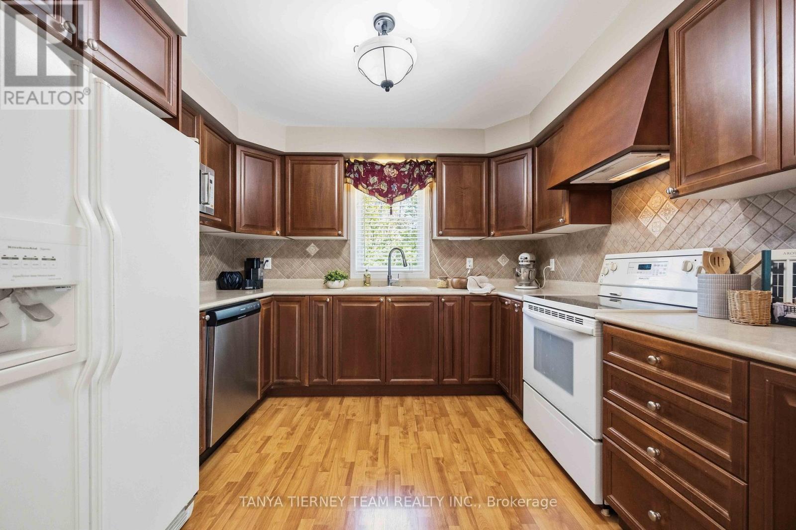 17 ROBERT ATTERSLEY DRIVE E - 20