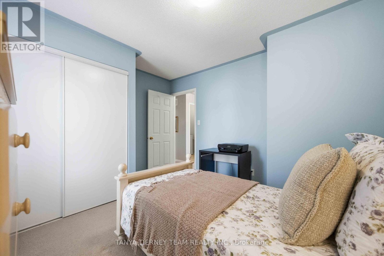 17 ROBERT ATTERSLEY DRIVE E - 39