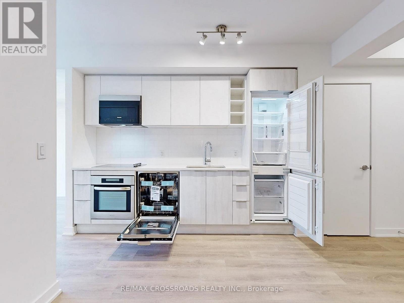 #3303 2033 KENNEDY ROAD - 10