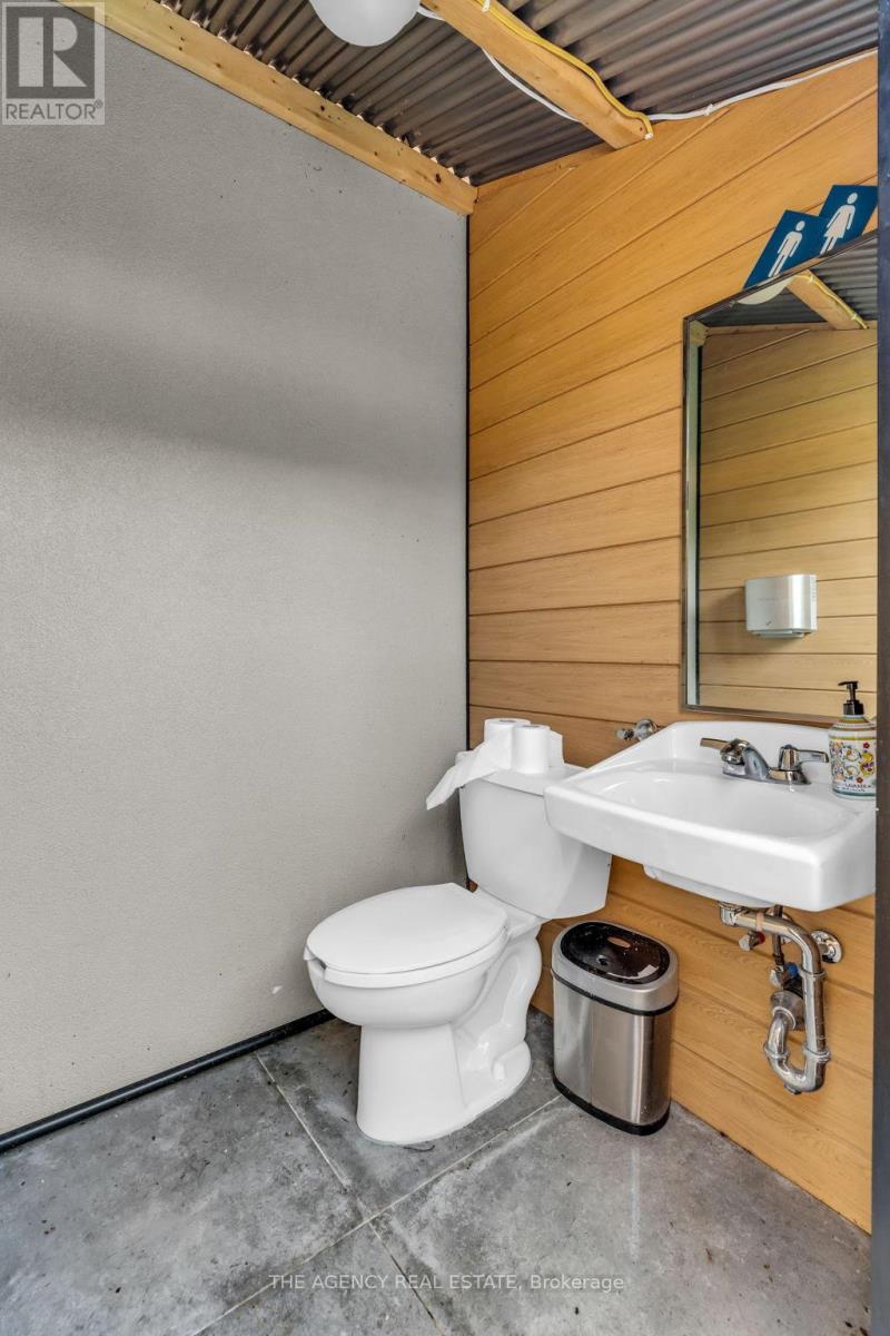 32 HUNT VILLAGE CRESCENT - 39
