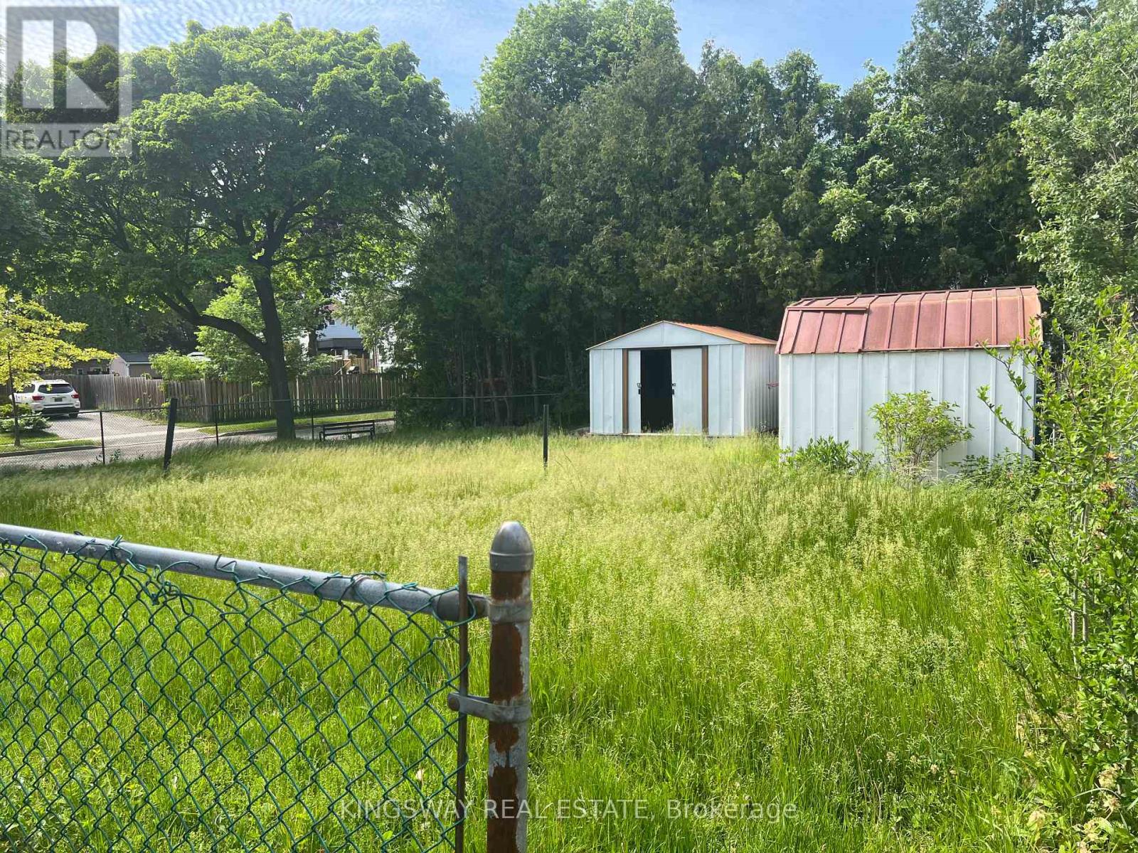 18 GEMSHAW CRESCENT - 2
