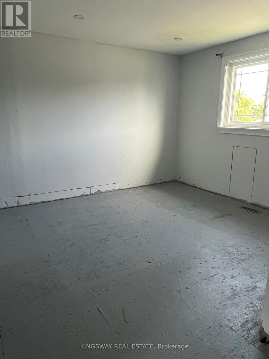 18 GEMSHAW CRESCENT - 6