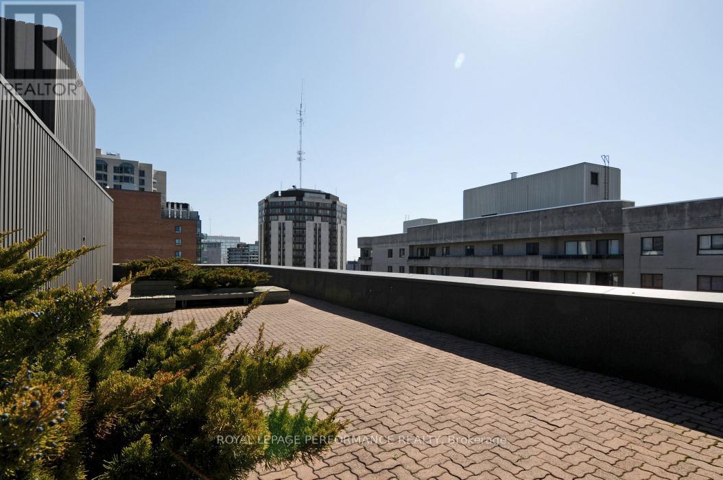 #1107 475 LAURIER AVENUE W - 15