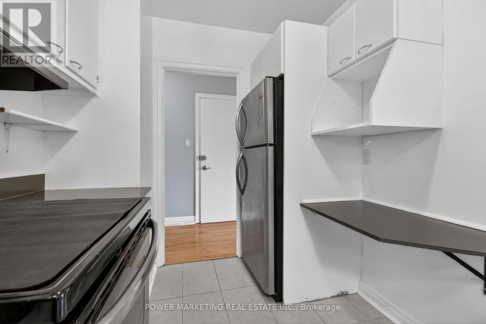 391 GREENWOOD AVENUE - 14