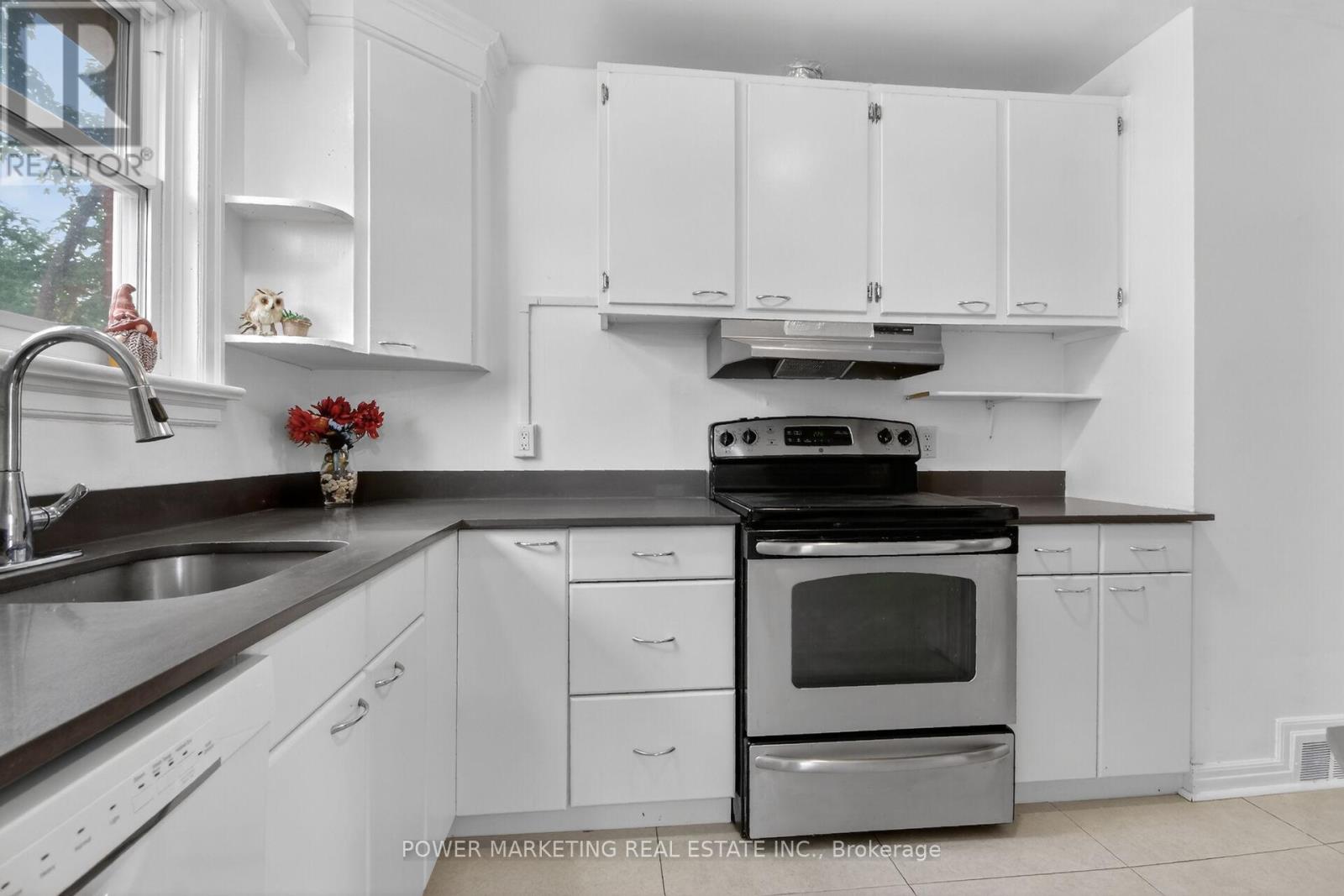 391 GREENWOOD AVENUE - 12