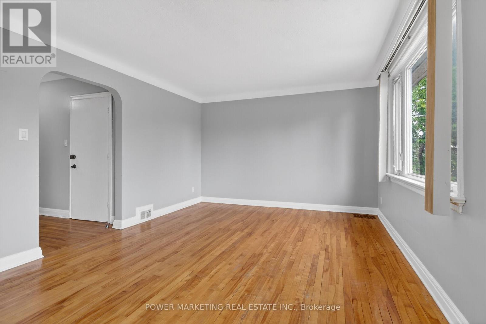 391 GREENWOOD AVENUE - 11