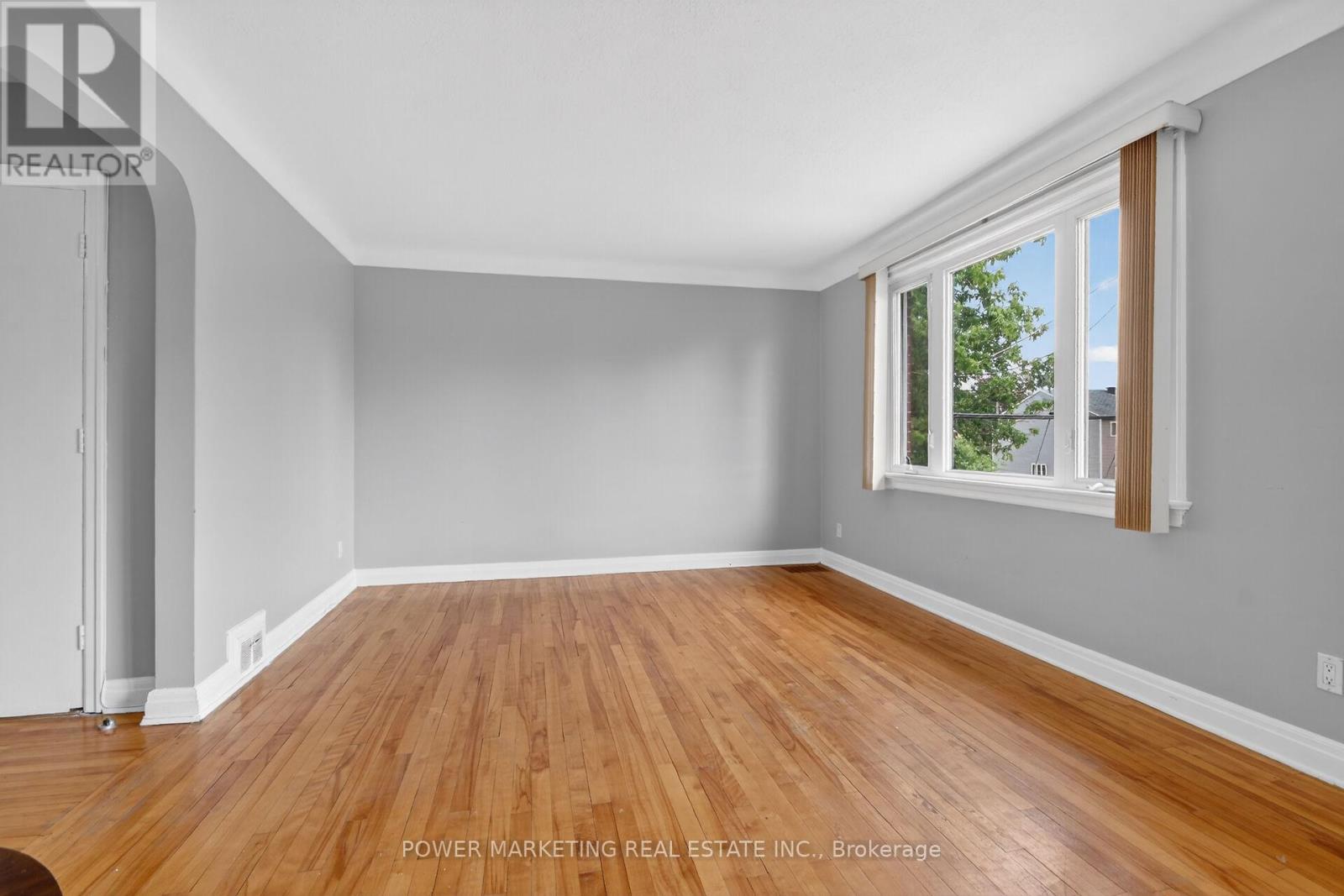 391 GREENWOOD AVENUE - 9