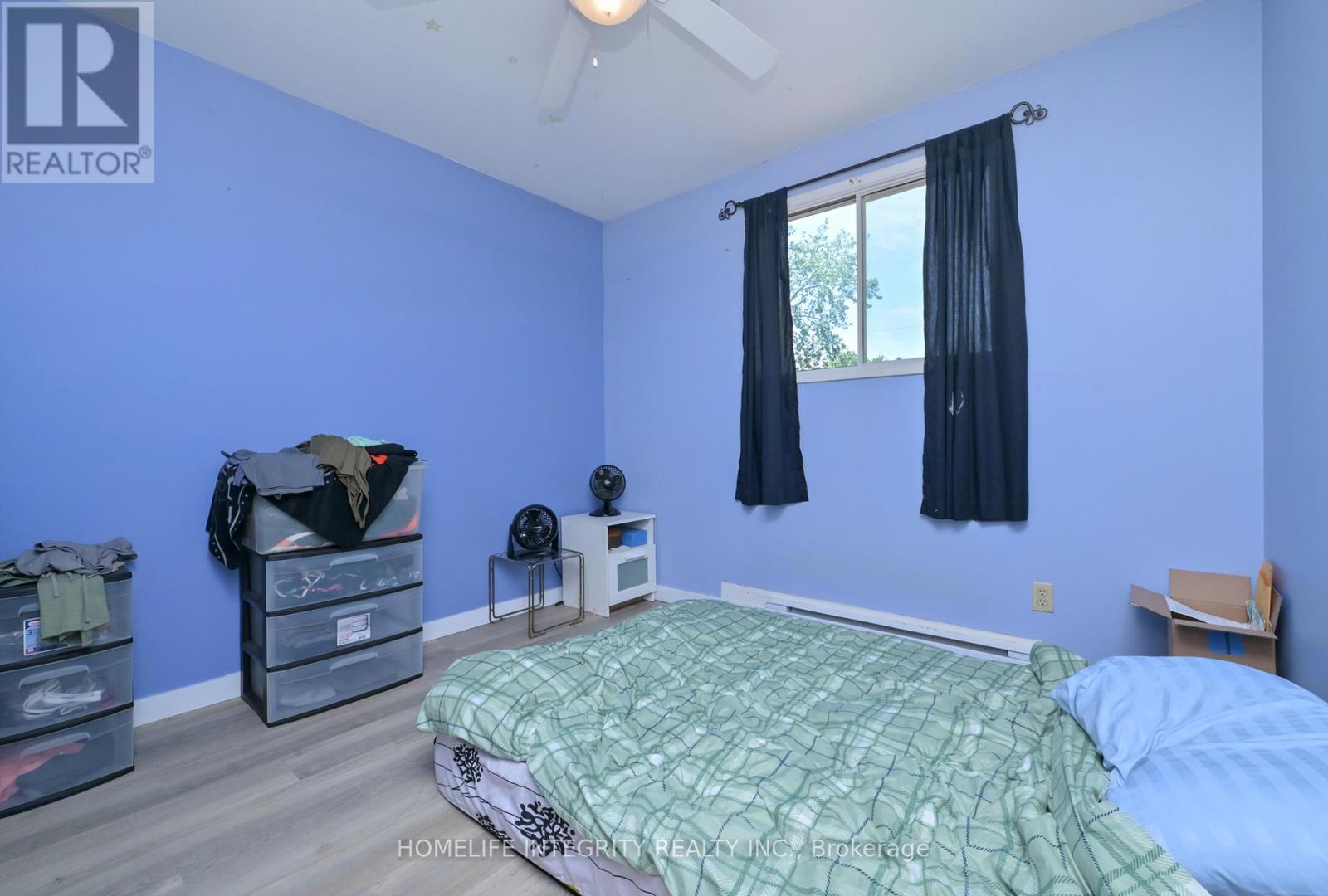 311 CENTRE STREET N - 16