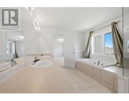 144 Gold Park Gate, Essa, ON L3W0L9 Photo 11