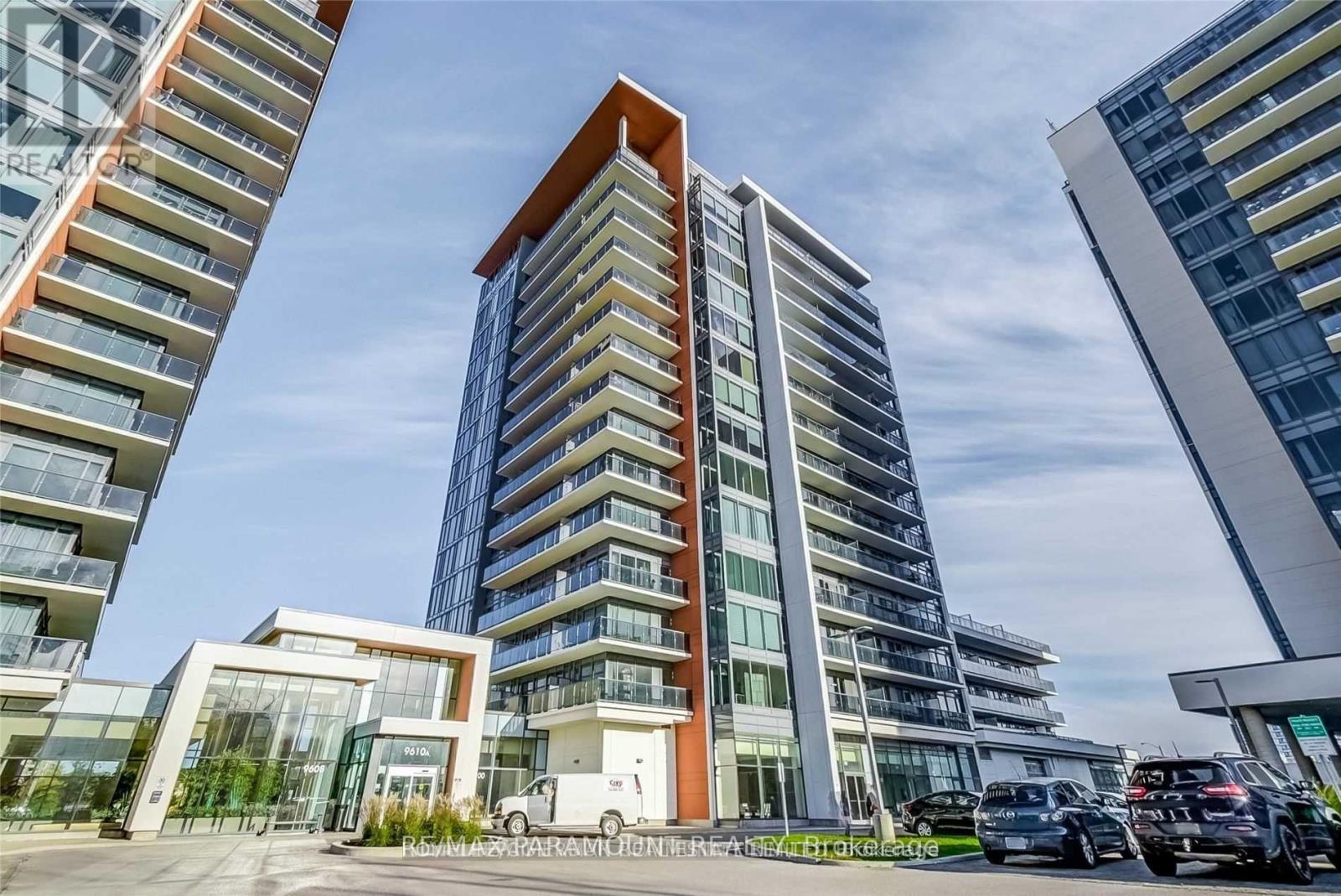 Listing photo of 706B - 9600 YONGE STREET