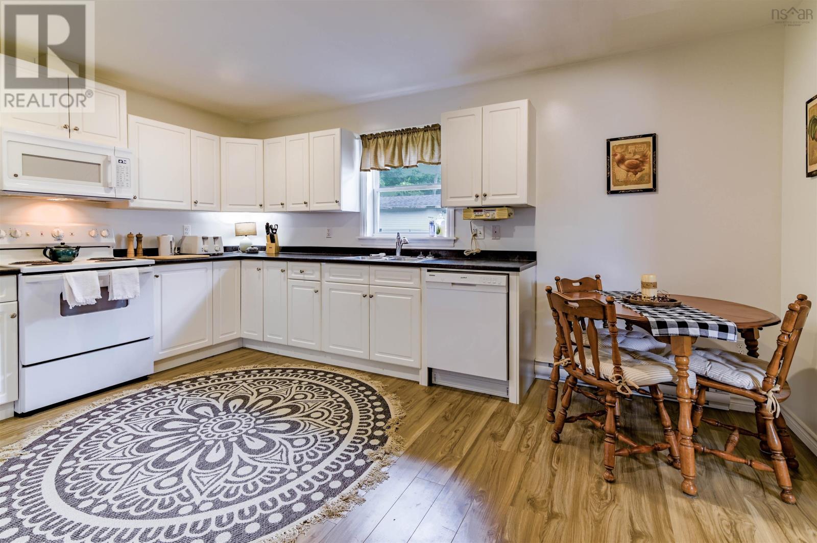 1353 Pinecrest Drive - 30