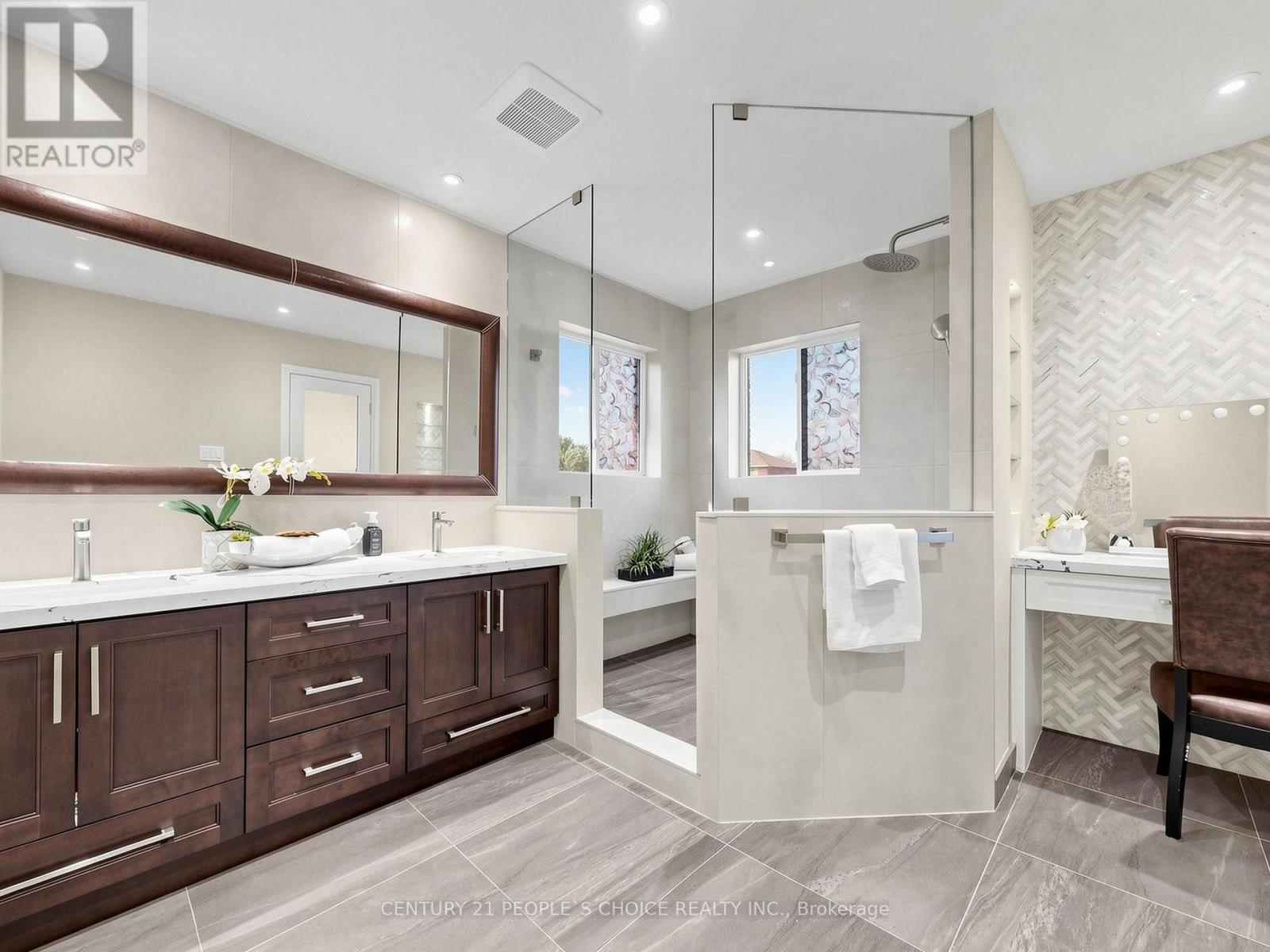 63 KERFOOT CRESCENT - 31