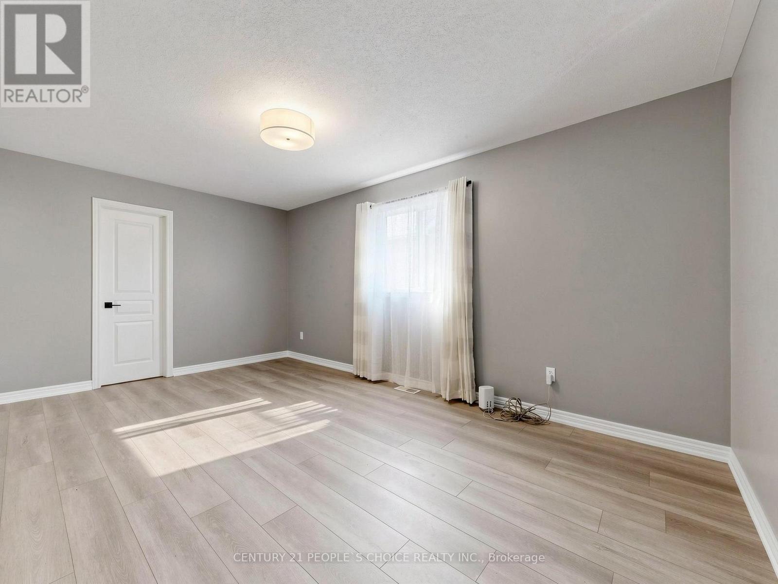63 KERFOOT CRESCENT - 36