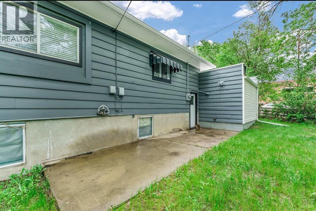 337 4 Street SW - 31