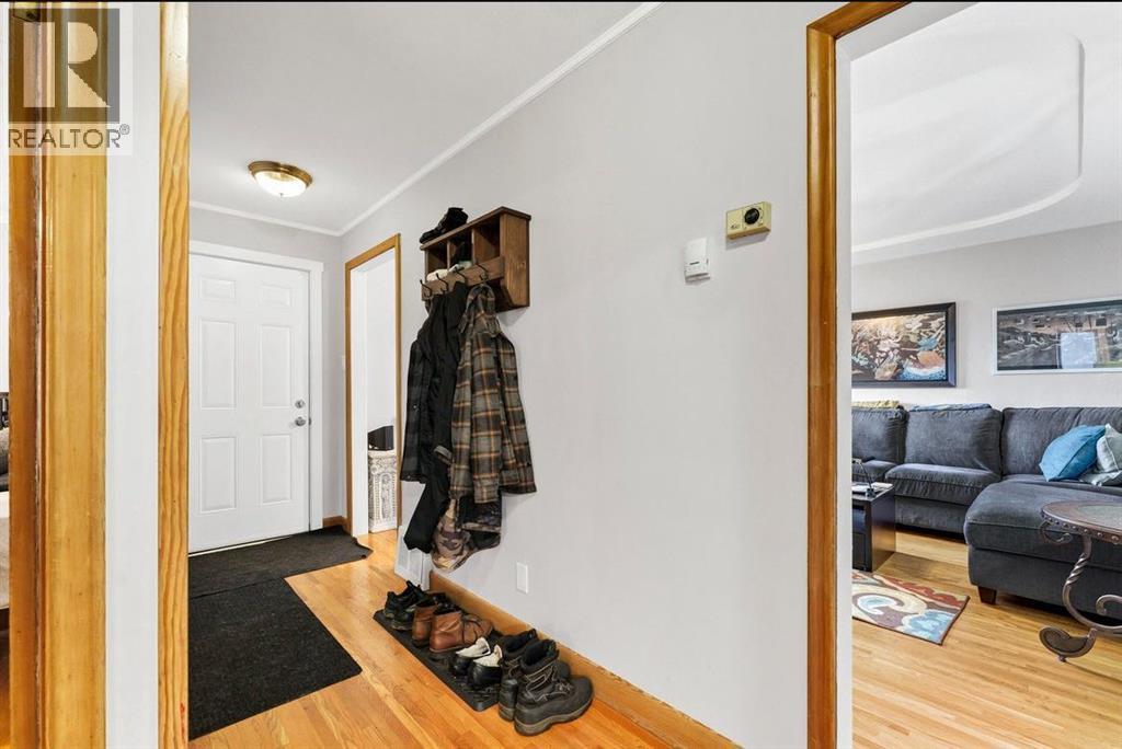 337 4 Street SW - 5