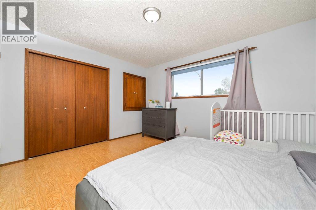 14 Rossdale Avenue SE - 17