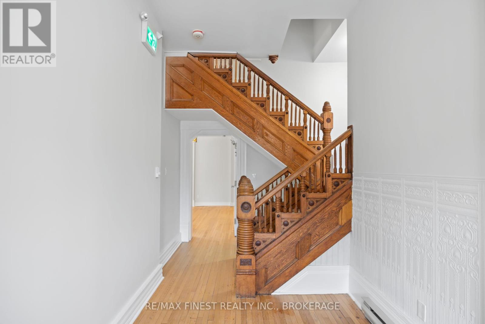10 VICTORIA AVENUE - 13
